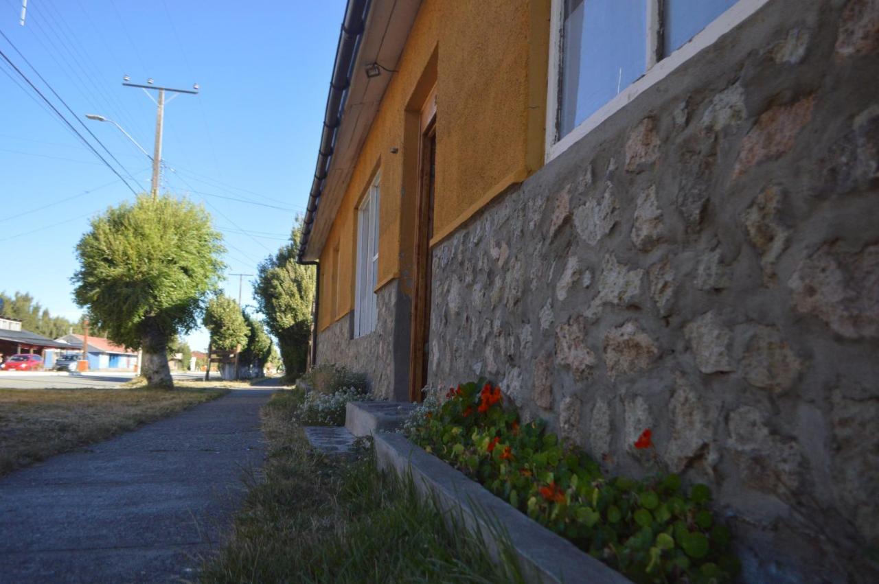 Hostal Y Cabanas Vientos Del Sur Пуэрто-Инхеньеро-Ибаньес Экстерьер фото